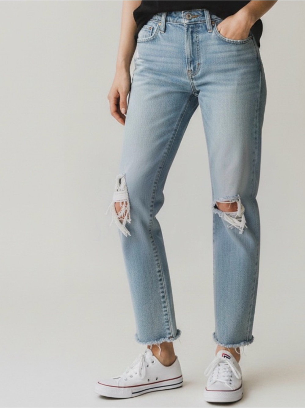 🫶🏻 Denizen by Levi Light Blue Distressed Women's Jeans
